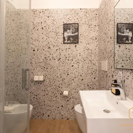 Imperium Luxury - 100mt To Metro A, 5 Min To Center, Pvt Bathroom, A-c