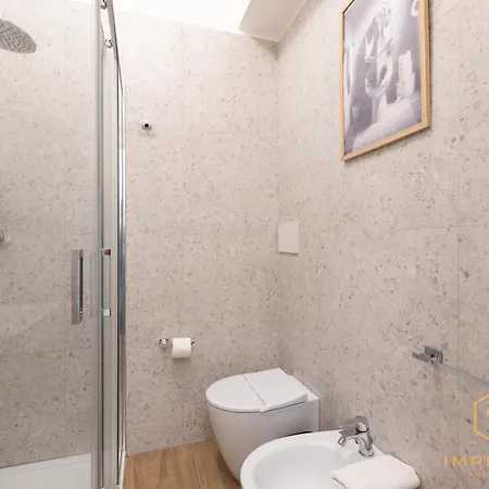 بيت ضيافة Imperium Luxury - 100mt To Metro A, 5 Min To Center, Pvt Bathroom, A-c 4*