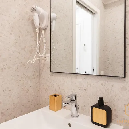 Imperium Luxury - 100mt To Metro A, 5 Min To Center, Pvt Bathroom, A-c 4*