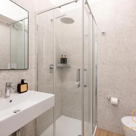 Imperium Luxury - 100mt To Metro A, 5 Min To Center, Pvt Bathroom, A-c