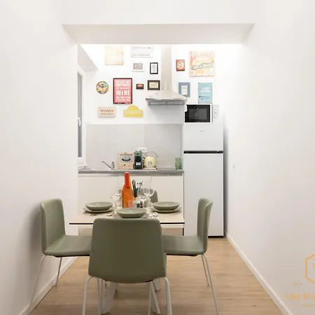 بيت ضيافة Imperium Luxury - 100mt To Metro A, 5 Min To Center, Pvt Bathroom, A-c 4*