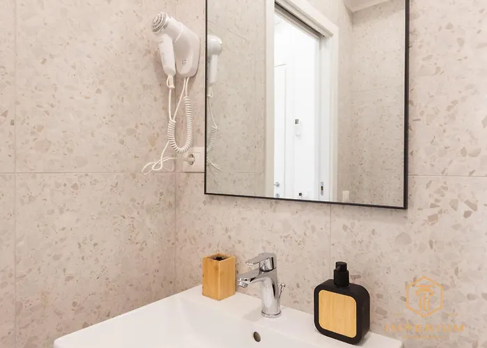 Imperium Luxury - 100mt To Metro A, 5 Min To Center, Pvt Bathroom, A-c 4*